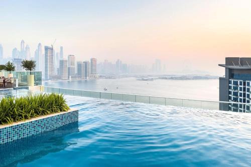 Seven Palm Studio - Direct Beach Access- Rooftop Infinity Pool