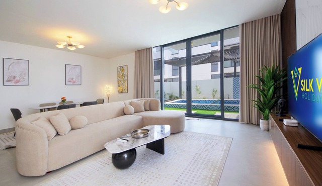 Silk Valley-Luxury 4B with private pool