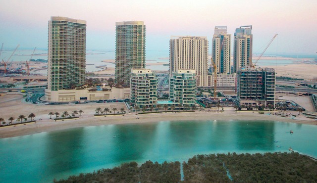Silk Valley - Waterfront ST-free parking