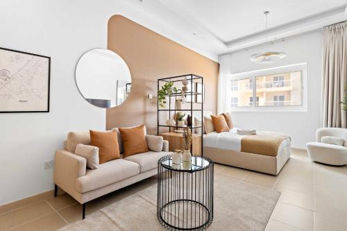 Silkhaus Vacation Homes New Studio in ASB Tower Walking distance to mall
