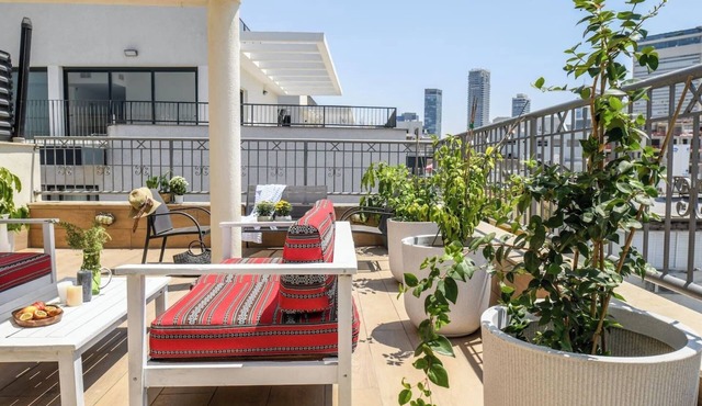 Simta Apartment in the Carmel House by Sea N' Rent