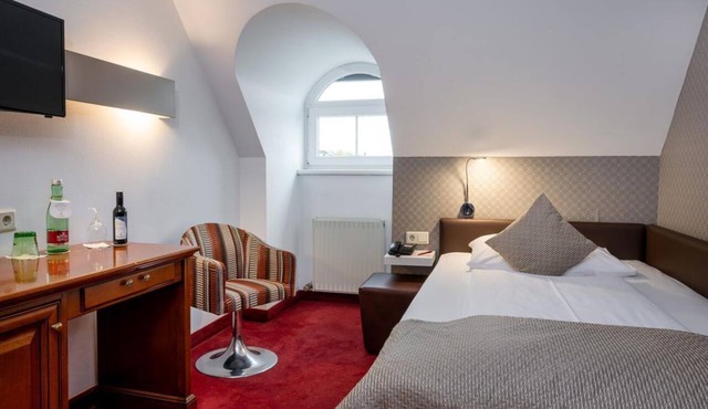Single room - non cancelable - breakfast - IMLAUER Palais Mirabell in Salzburg