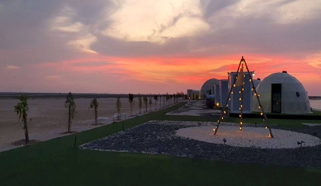 Siniya Island Resorts