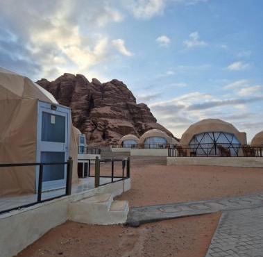 Sofia Bubble Luxury Camp