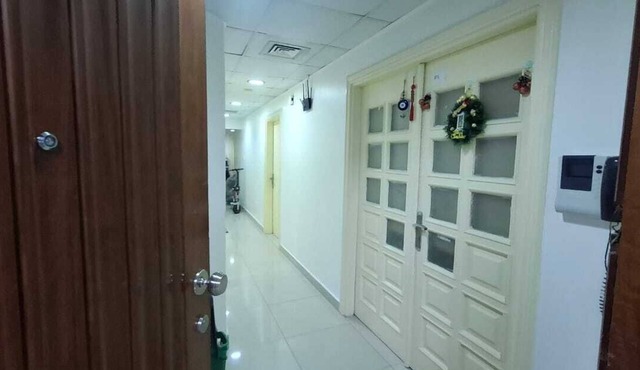 Soothing 1 room in a sharing apartment with AC in fabulous Auh ROOM ONLY