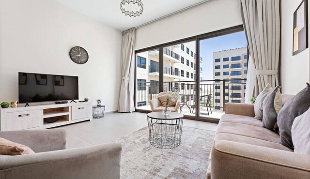 Spacious 2BR Apartment in Golf Views Block A