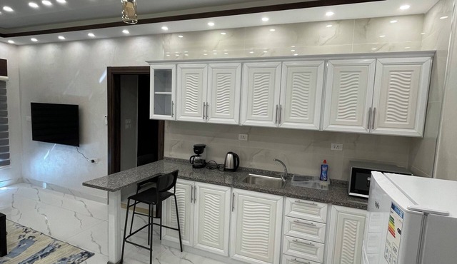 Spacious 3-bedroom apartment with WiFi, AC in charming Amman