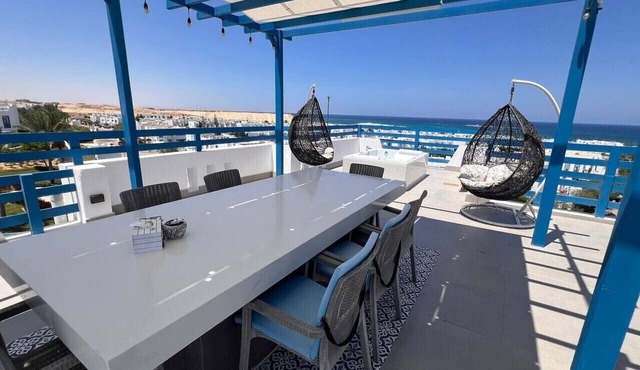 Spacious 3BR Apartment w Rooftop Terrace&Jacuzzi in Mersa Matruh
