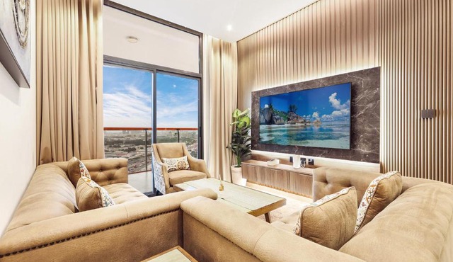 Spacious 3BR Family Stay with Balcony Views of Burj and City Lights