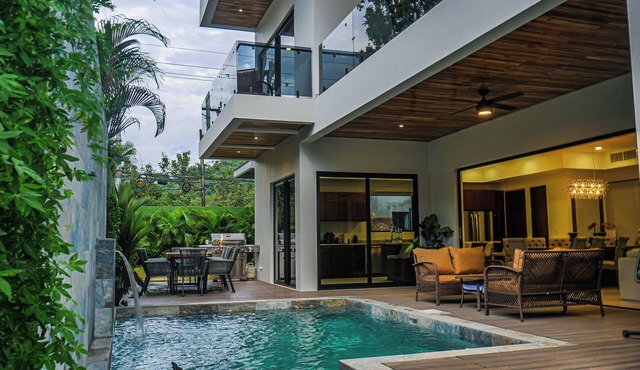 Spacious 7 Bedroom Luxury Villa Steps From The Beach, South Jaco!