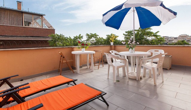 Spacious apartment in the heart of Monteverde Vecchio district close to Pamphili Park in Rome