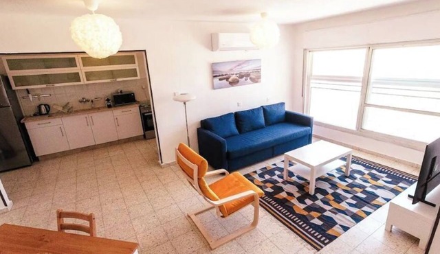 Spacious Dead Sea Apartment In a Great Location of Arad