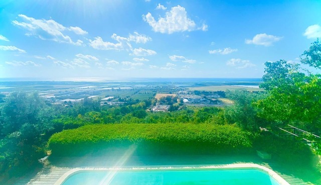 Spacious family villa, swimming pool, panoramic view & nearby beach
