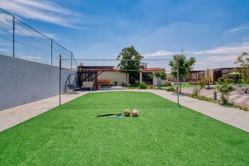 Spacious farmhouse villa for grous and families