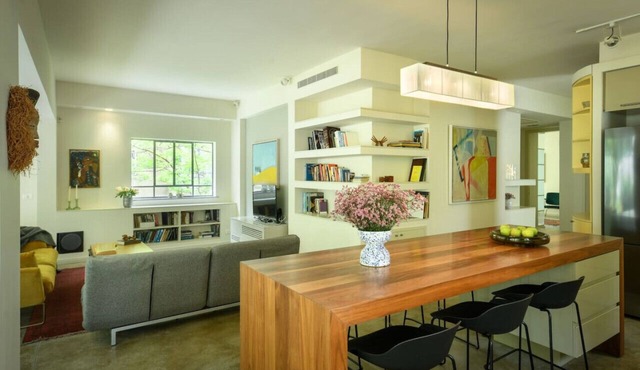 Spacious & Green 3BR Apt w Balcony