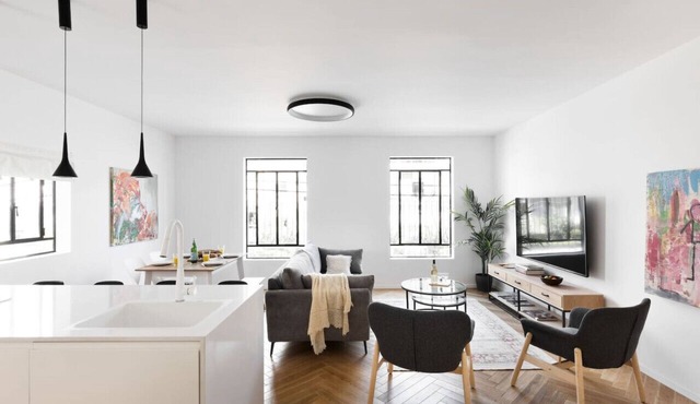 Spacious & Modern 3BD Apt by Sea N' Rent
