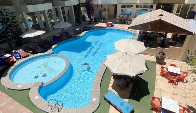 Spacious Paradise Hill Apartment 2BR– Ideal for Big Families - WIFI - Pool