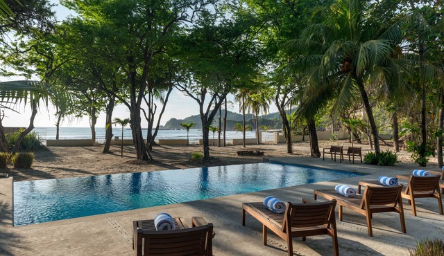 SPACIOUS PRIVATE BEACHFRONT VILLA FOR 16 ON PLAYA MAJAGUAL
