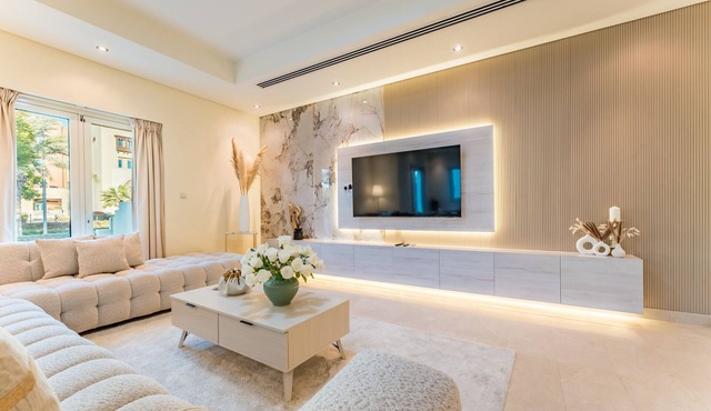 Spacious3BR and Assistant Room with Community View - Al Quortaj Villa, Al Furjan