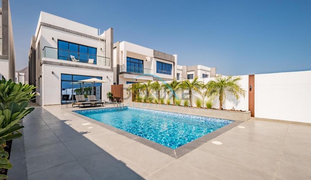Special Offer with BBQ, Pool Perfect for Groups by Deluxe Holiday Homes