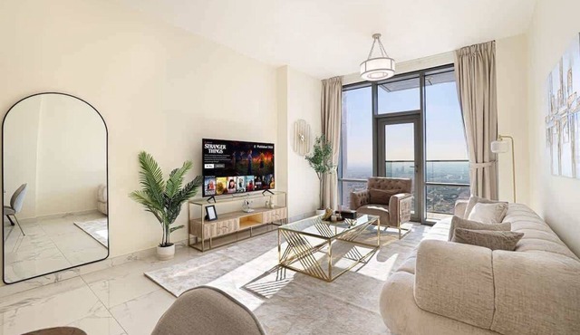Specious 2BD | Central Dubai | Resturants & Pubs