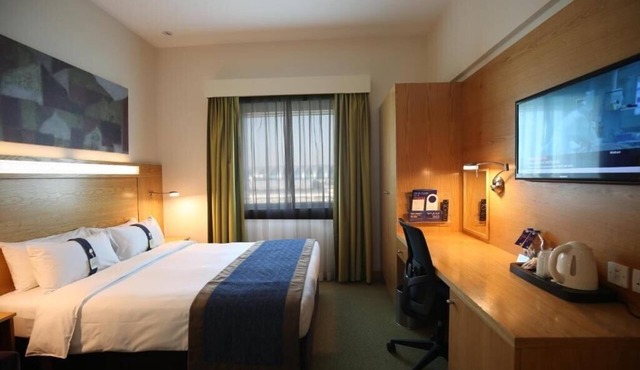 Standard Room Near Dxb Airport with Free Breakfast