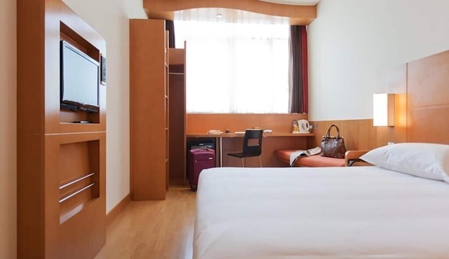 Standard Room Near Rabdan Majlis By E R