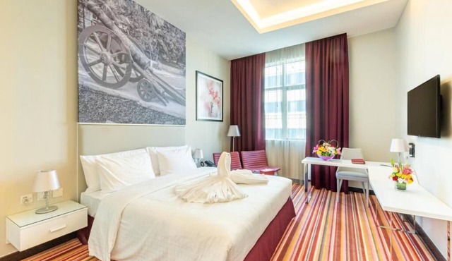 Standard Room Near Safeer Mall By Luxury Bookings