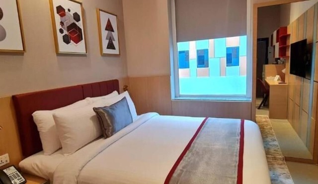 Standard Room Near University of Birmingham Dubai