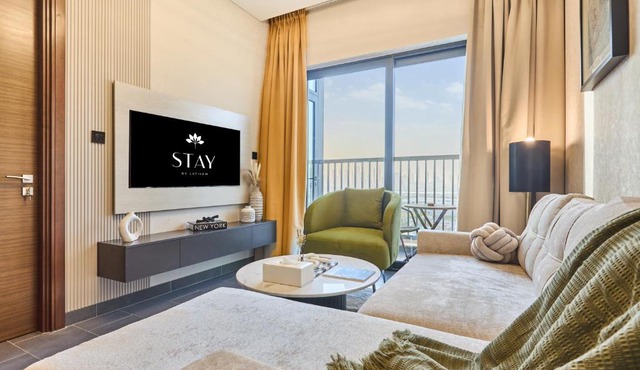 STAY BY LATINEM Luxury 1BR Holiday Home CB 1414 Near Downtown