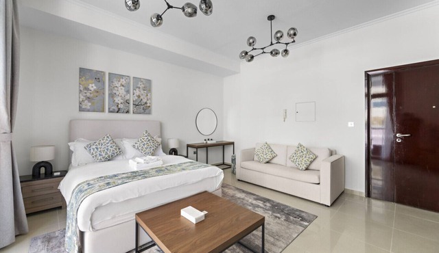 StoneTree - Furnished Studio - Classic Apartment