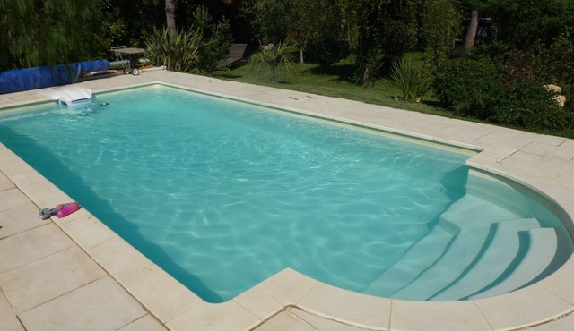 Studio for 4 people with pool access in Graveson