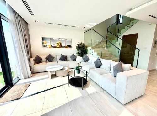 Stunning 2BR Villa in Danah Bay with Private Beach