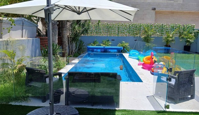 Stunning 5-bed villa, with pool and large garden