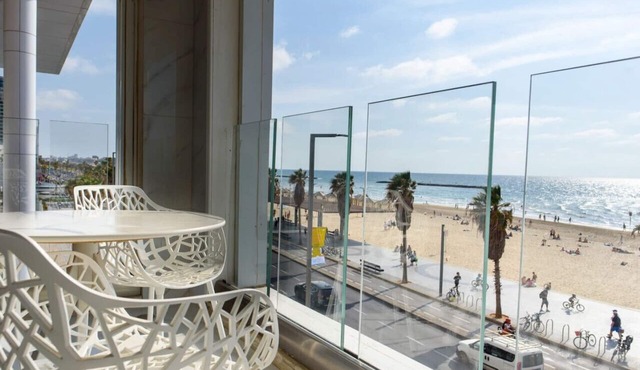 Stunning Sea View Apartment!