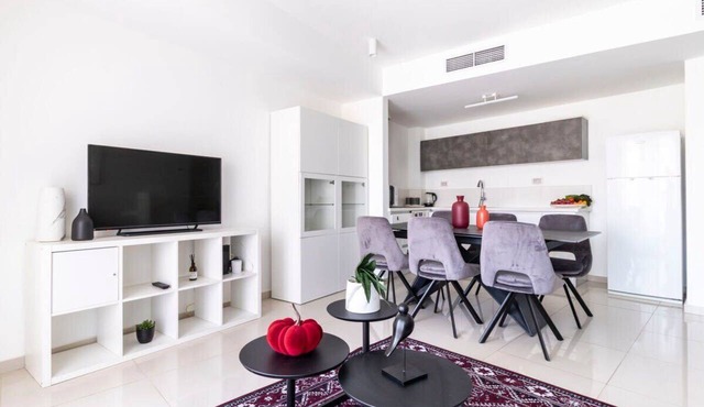Stylish 1 Bedrooms Parking At City Gate