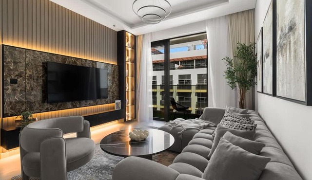 Stylish 2 Bedrooms, Pool, Gym & Family-Friendly