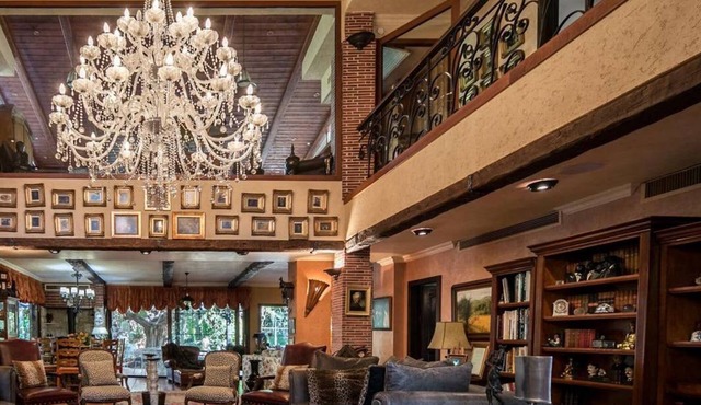 Stylish Contemporary Villa With Amazing Interiors