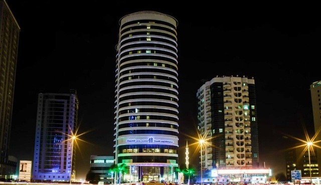 Suite in Fujairah Bay with Rooftop Pools
