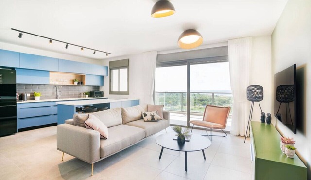 Sunny Haven Sea View Escape