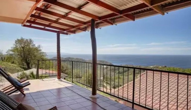 Surfhouse Playa Maderas