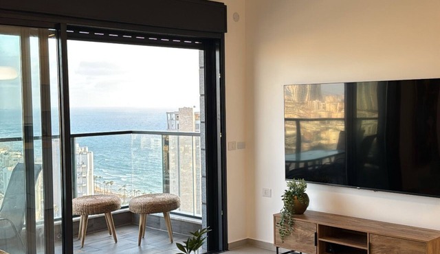 tBat Yam Beachfront Apartment – 10 Min from Tel Aviv - 3 bedroom