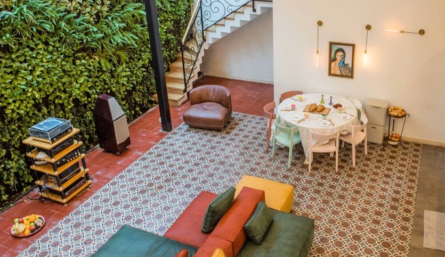 Tel Aviv Center Seaside Villa: A Pool & Rooftop, 1 min to Ha'Carmel & the Beach