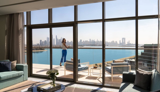 Th8 Palm Dubai Beach Resort, Vignette Collection by IHG