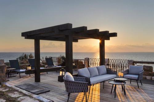 The Cliff House וילה בבית ינאי קו ראשון לים
