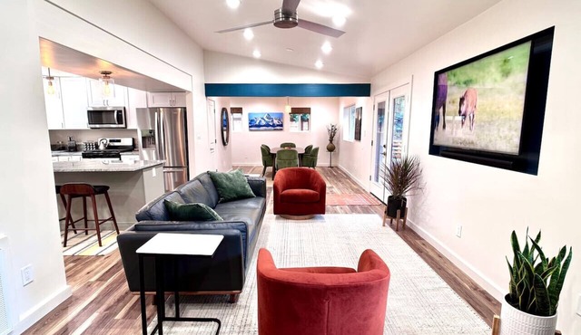 The Hillcrest Hideaway - Modern Elegance - Hot Tub in Flagstaff