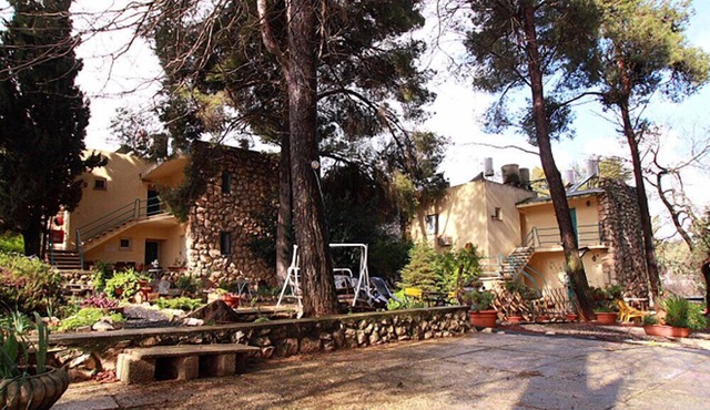 The Safed Inn