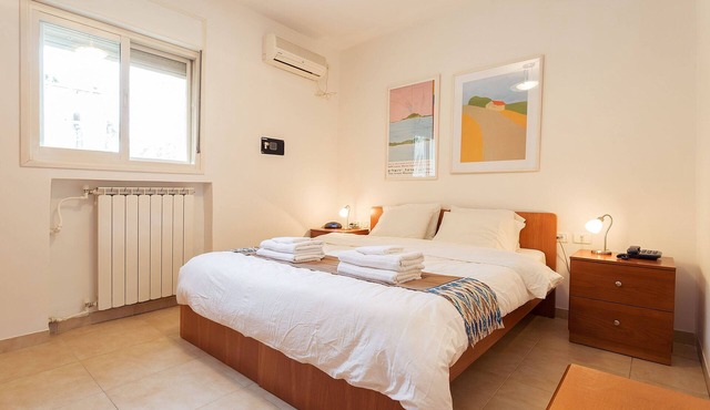 This one bedroom suite is ideal for single or double occupancy