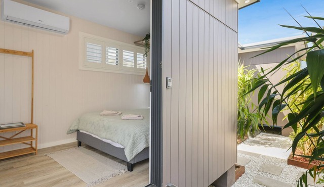 Tiny House Stayz Stay for 3 Pay for 2! - House 7 in Sanctuary Point