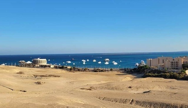 To completeModern studio with sea view + large roof terrace in Hurghada